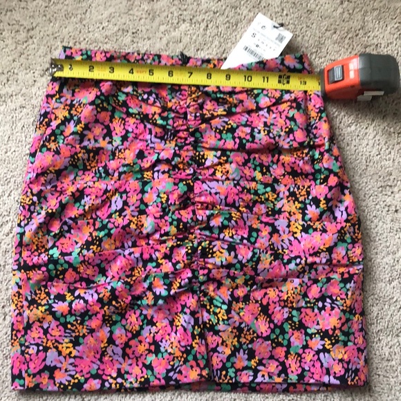 New!!!! Zara draped mini skirt. Last one!!!! - Picture 8 of 8